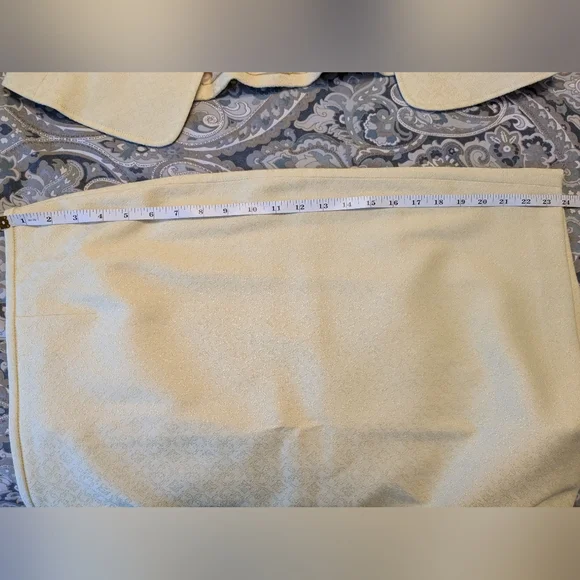 Tahari yellow suit with cute bow - Picture 6 of 11